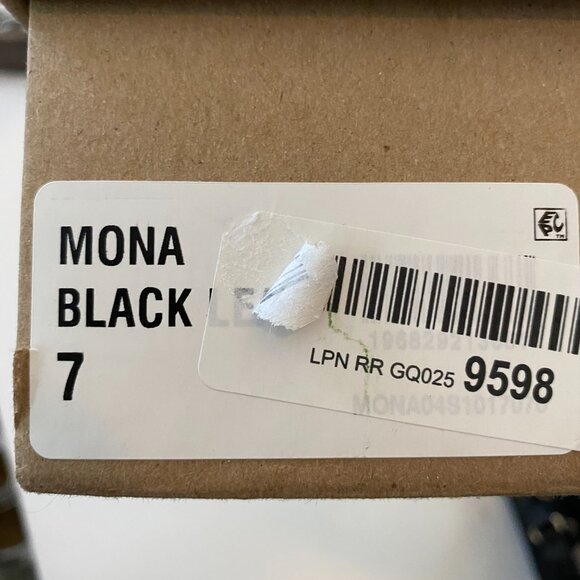 NIB NEW Steve Madden Mona Black Leather Turnlock hardware Dad Sandal Women's 7 - Picture 6 of 6